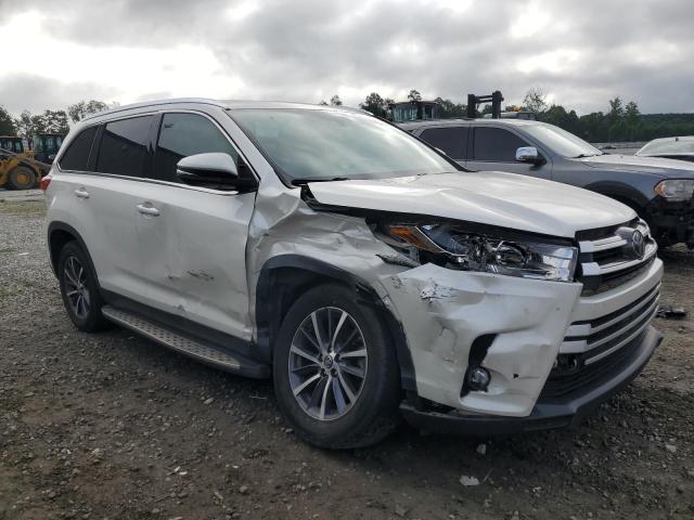 VIN 5TDKZRFH1KS566281 2019 Toyota Highlander, SE no.4