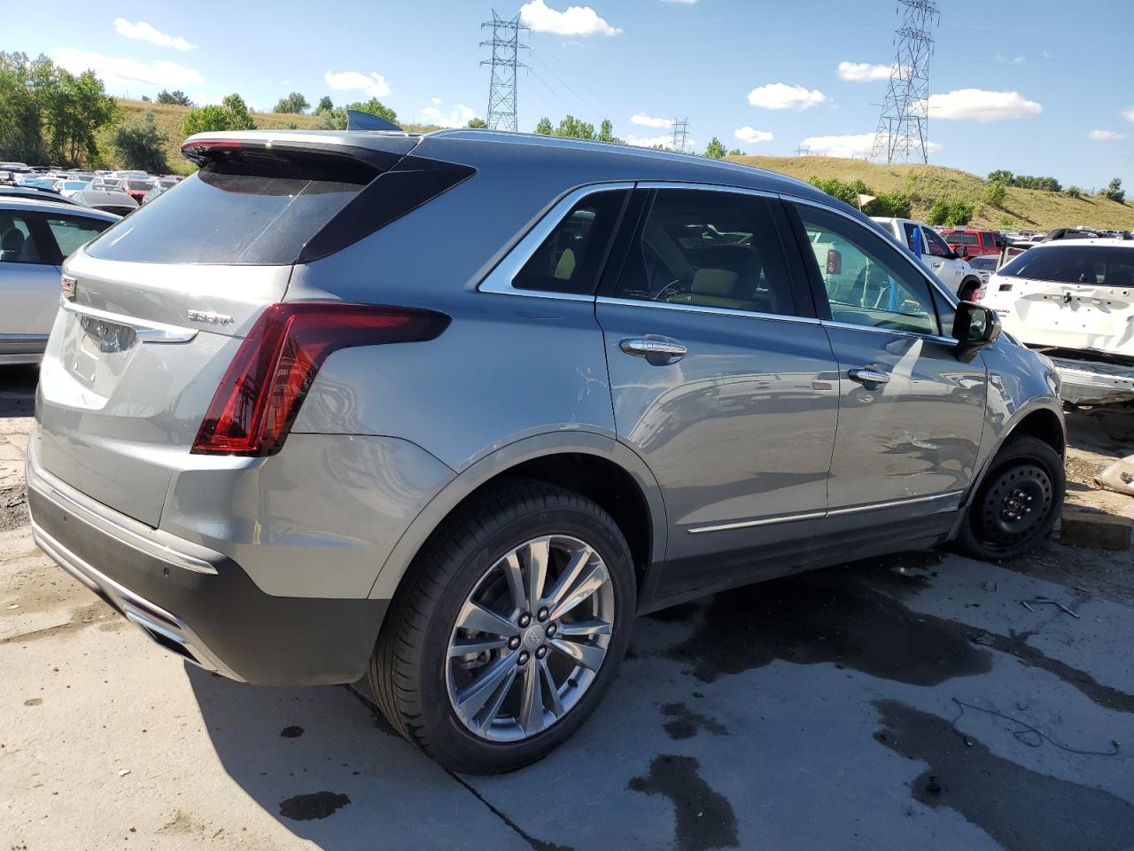 1GYKNDR41RZ723981 2024 Cadillac Xt5 Premium Luxury