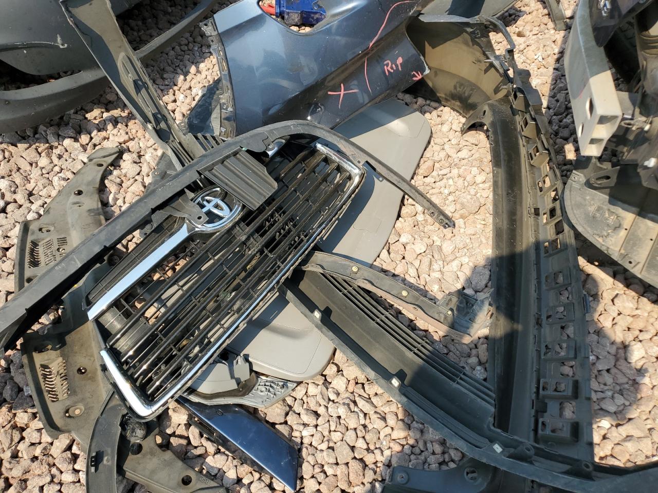 5TDKKRFH4FS051690 2015 Toyota Highlander Xle