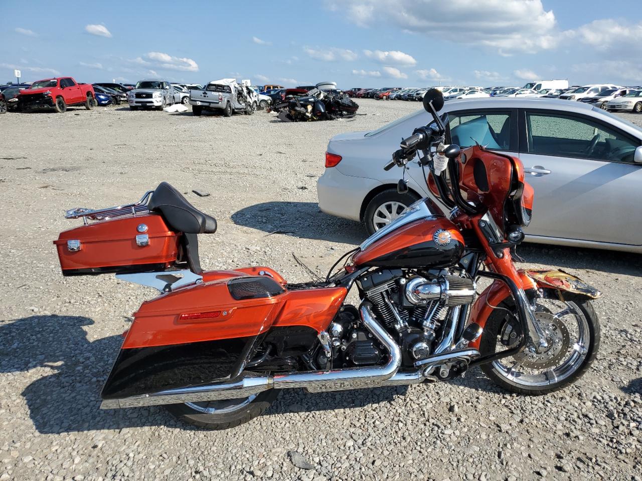 Harley Davidson CVO Road King 2014 FLHRSE