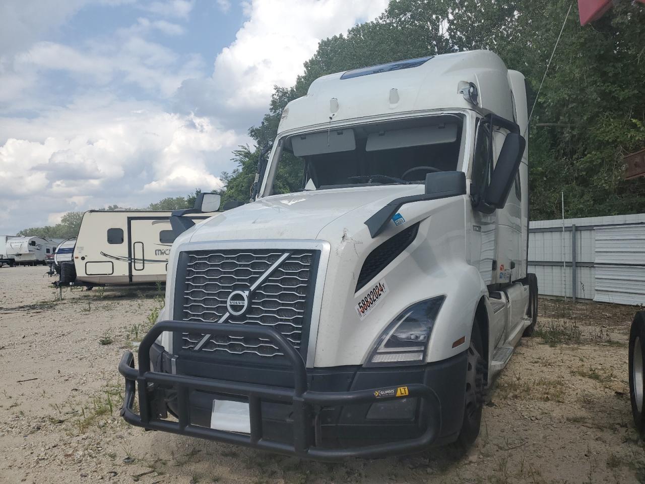 Lot #3304490436 2023 VOLVO VN VNL