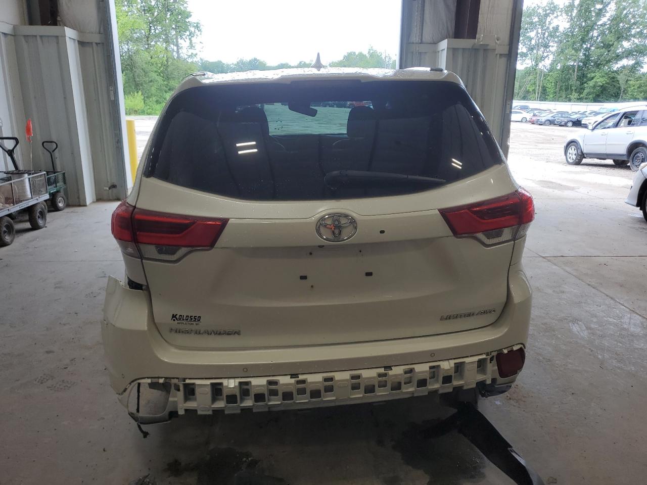 5TDDZRFHXKS988154 2019 Toyota Highlander Limited