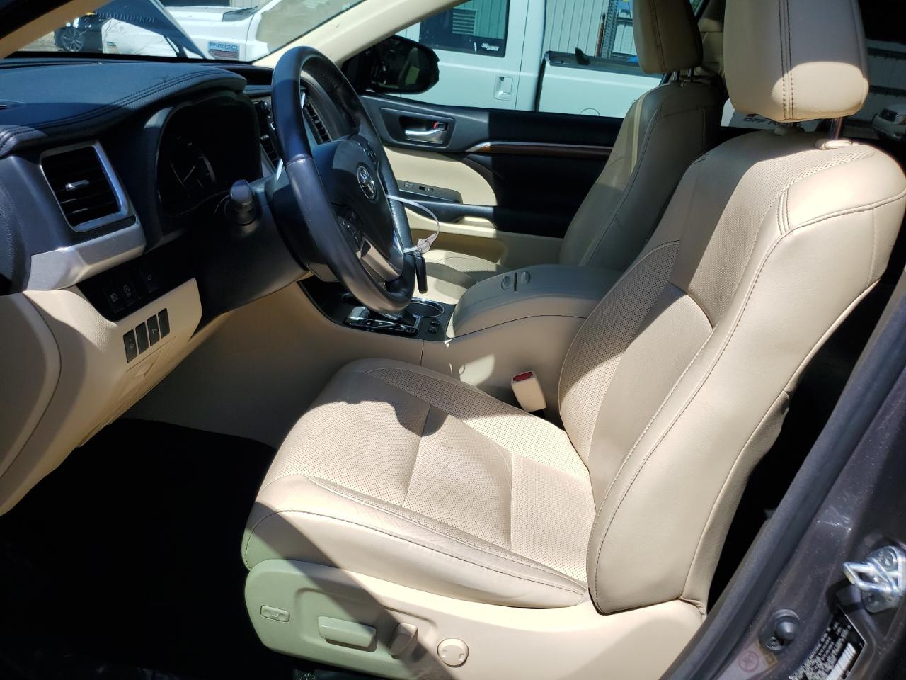 5TDYZRFH5JS236507 2018 Toyota Highlander Limited