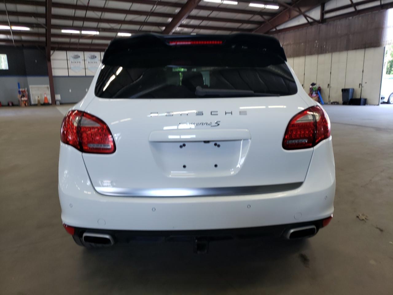 2012 Porsche Cayenne S vin: WP1AB2A22CLA48014