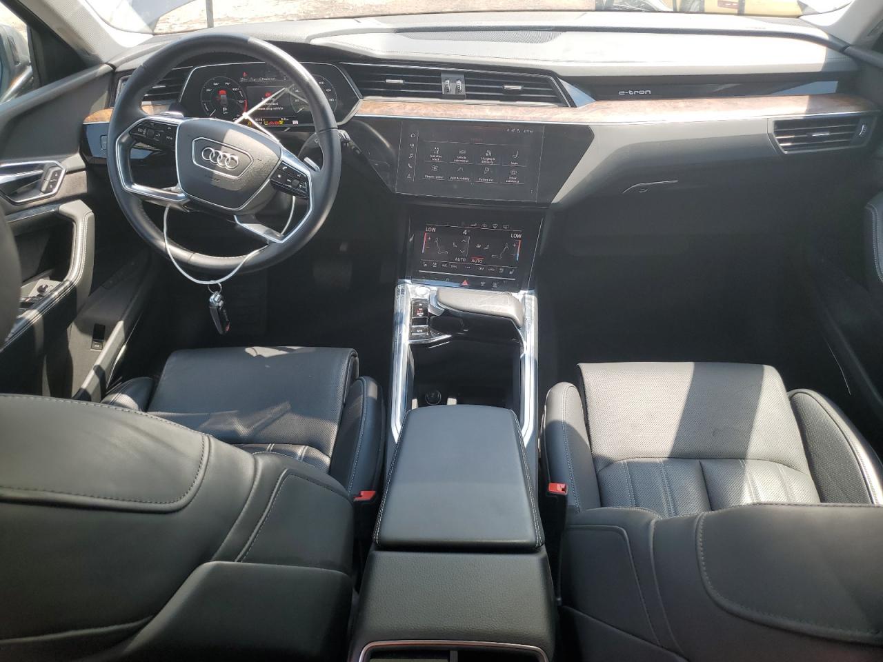 WA1VAAGE8KB007323 2019 Audi E-Tron Prestige