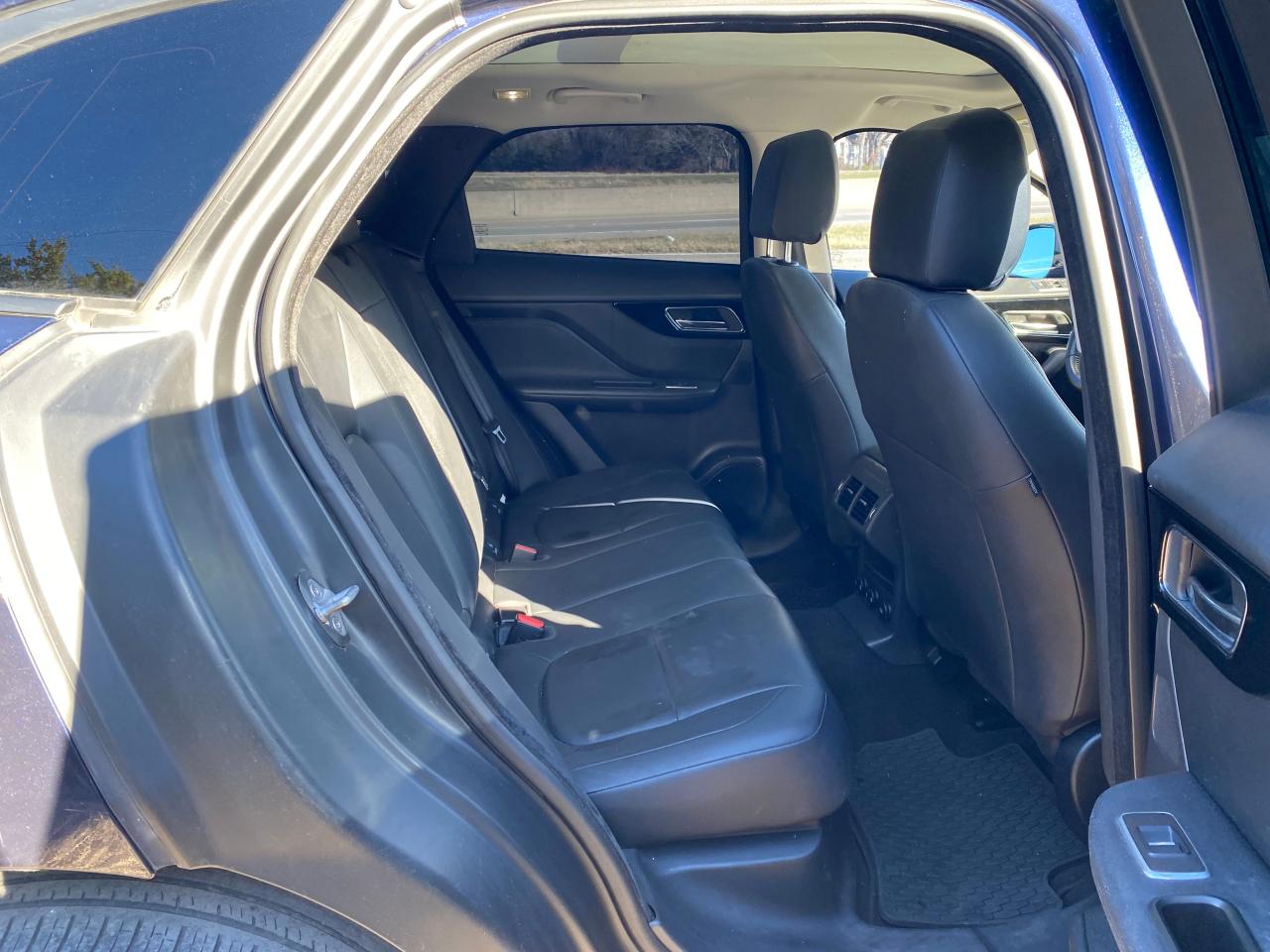 SADCJ2BN5HA091839 2017 Jaguar F-Pace Premium