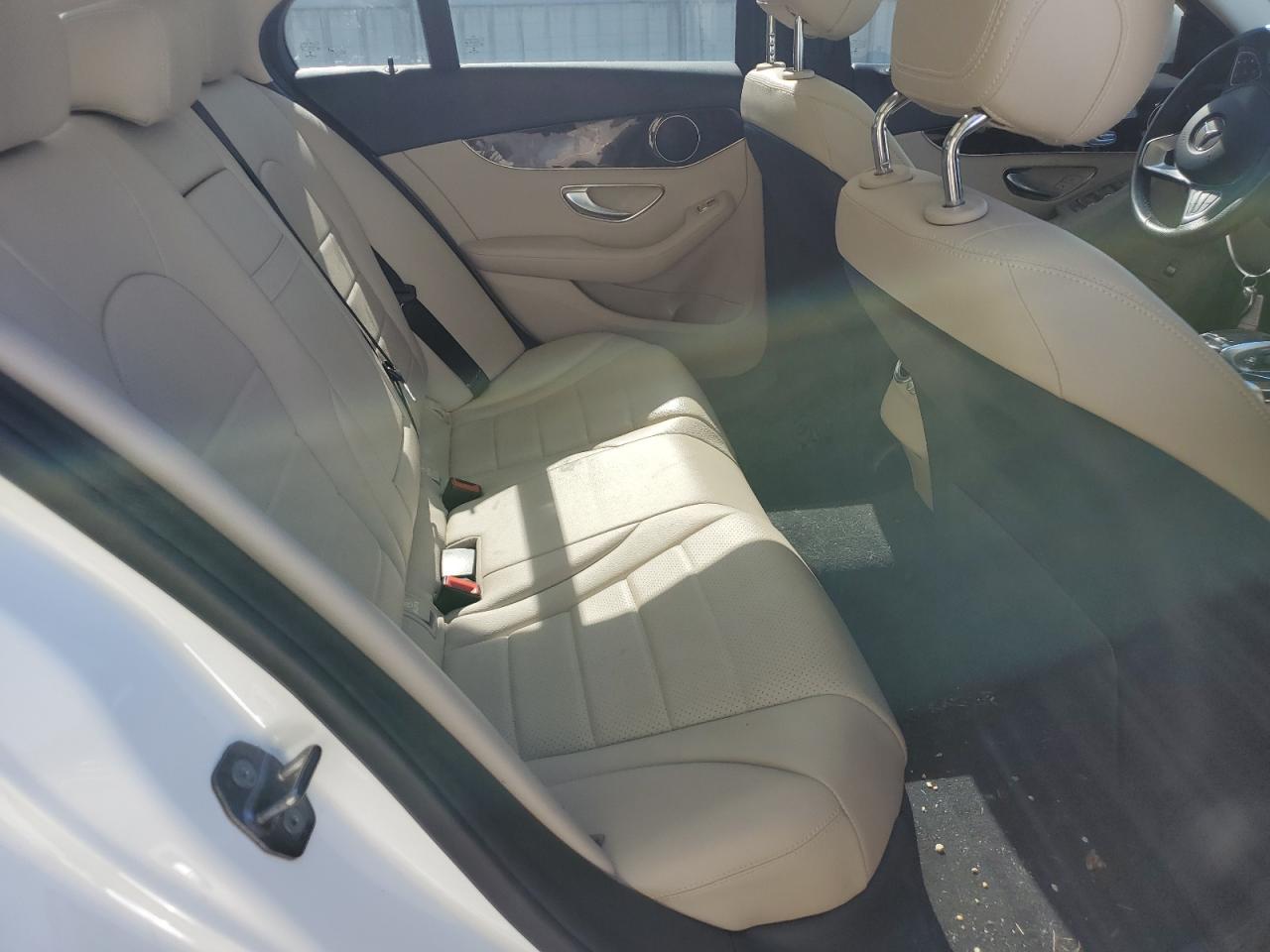 55SWF4KB6GU166726 2016 Mercedes-Benz C 300 4Matic