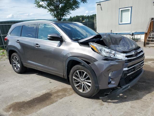 VIN 5TDJZRFH9JS866743 2018 Toyota Highlander, SE no.4