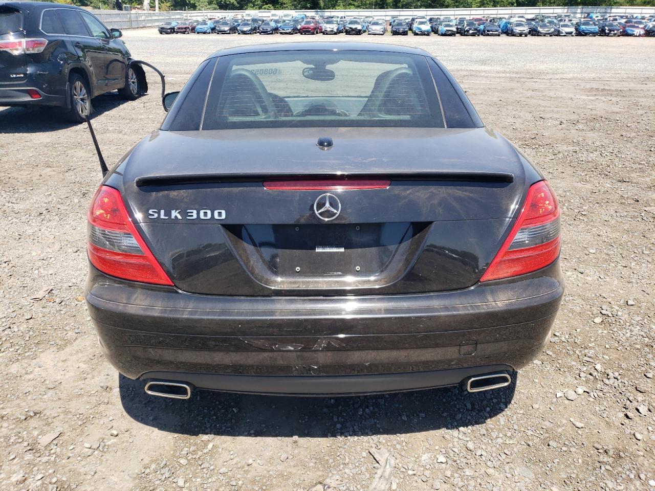 WDBWK5EA8BF241435 2011 Mercedes-Benz Slk 300