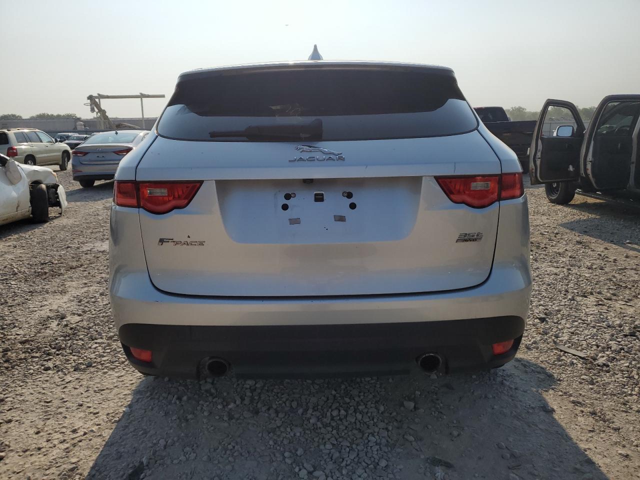 SADCJ2BV5HA068111 2017 Jaguar F-Pace Premium