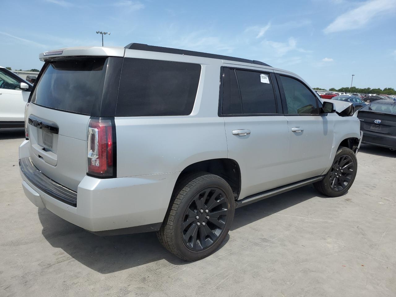 2017 GMC Yukon Denali vin: 1GKS1CKJ8HR328422