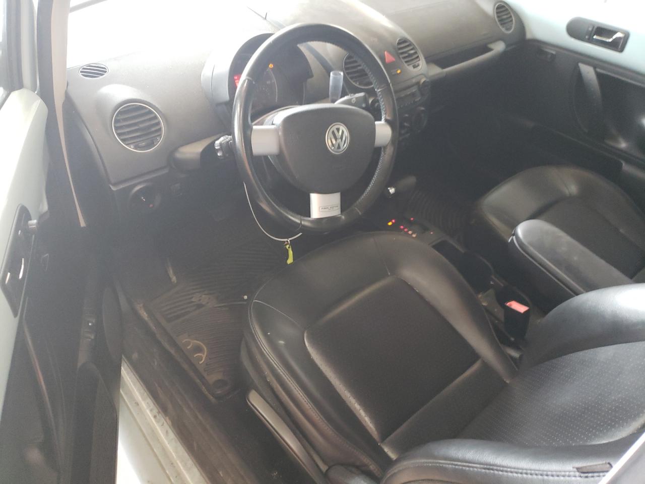 3VWRW3AG4AM015194 2010 Volkswagen New Beetle