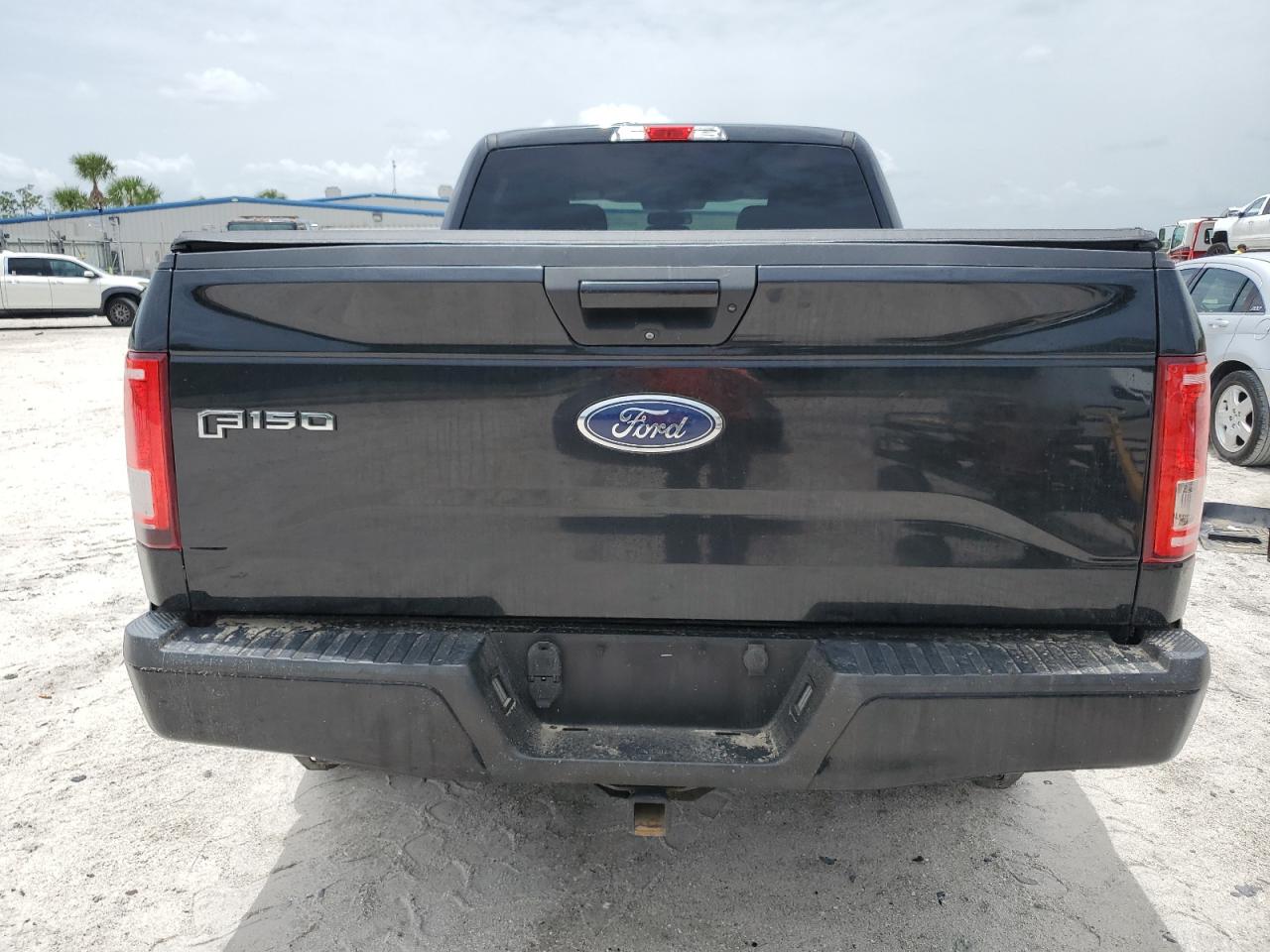 1FTFW1EF4HKE27659 2017 Ford F150 Supercrew