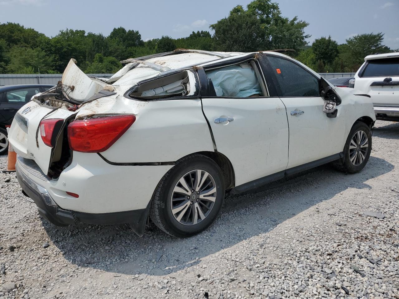 Lot #2890948598 2017 NISSAN PATHFINDER