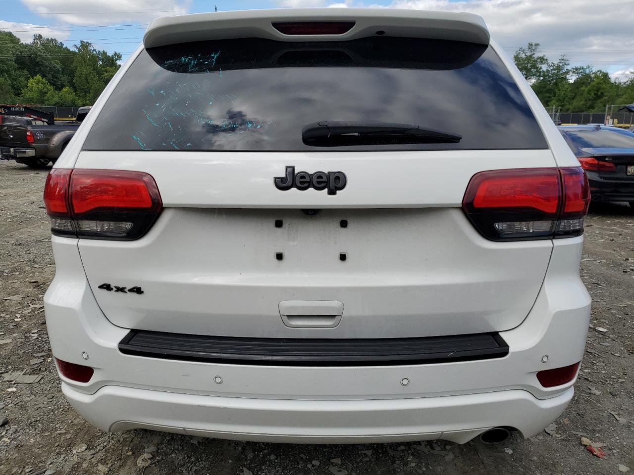 1C4RJFAG9HC925048 2017 Jeep Grand Cherokee Laredo