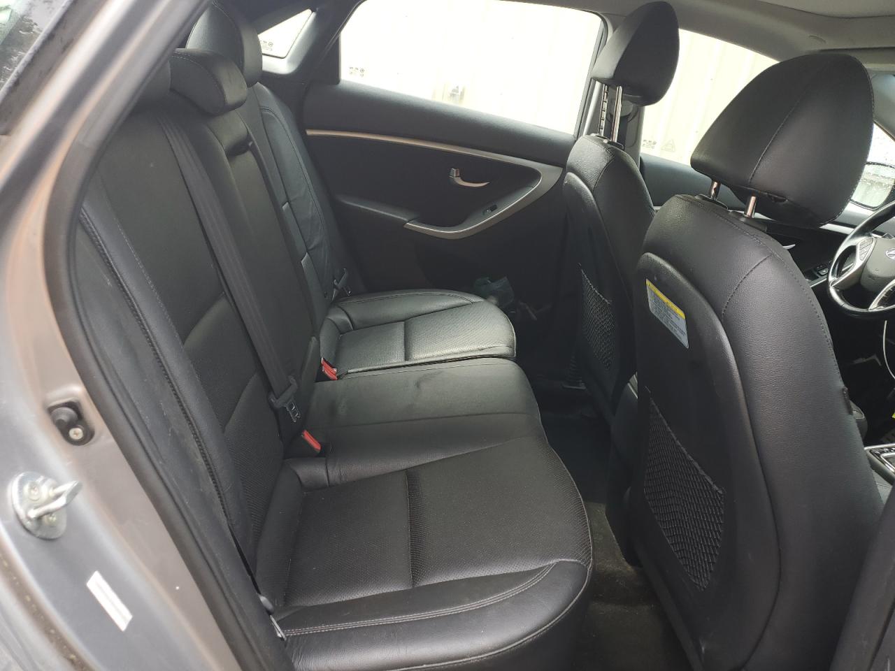 2013 Hyundai Elantra Gt vin: KMHD35LE8DU090134