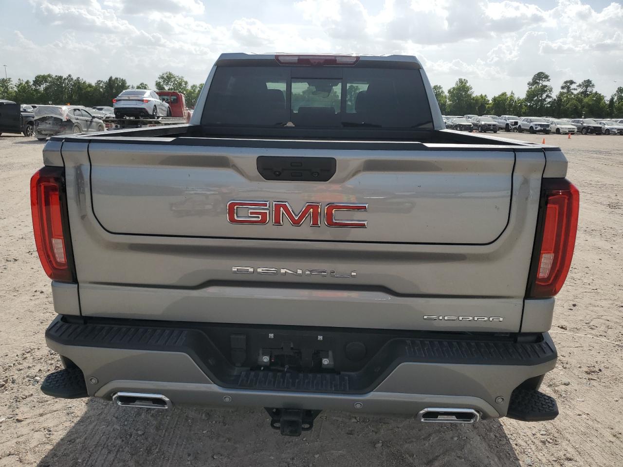 1GTUUGE8XRZ121737 2024 GMC Sierra K1500 Denali