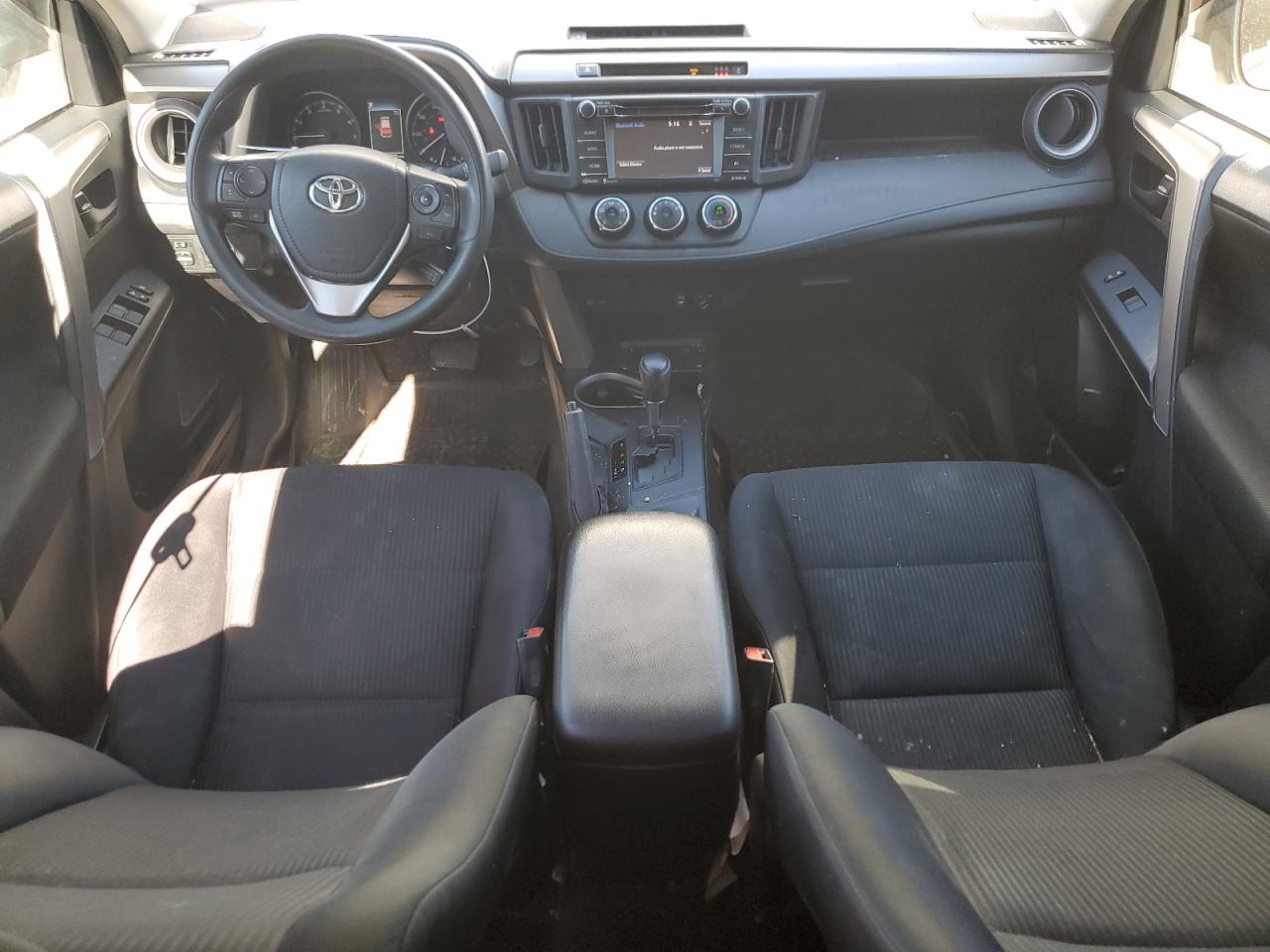 2T3BFREVXHW572698 2017 Toyota Rav4 Le