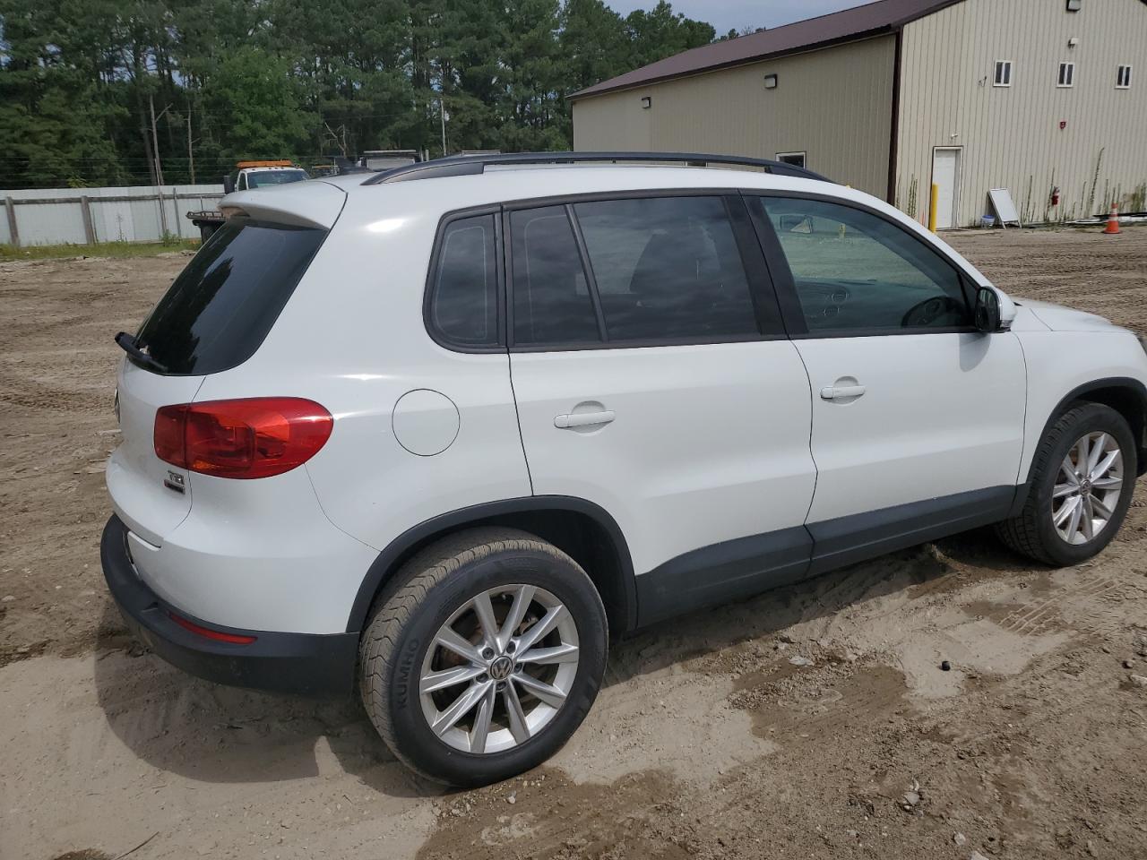 2017 Volkswagen Tiguan S vin: WVGBV7AX3HK050692