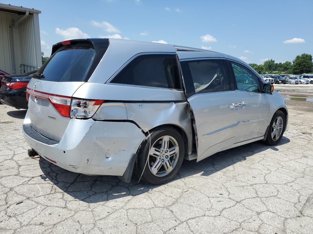 Lot #2906910783 2011 HONDA ODYSSEY TO