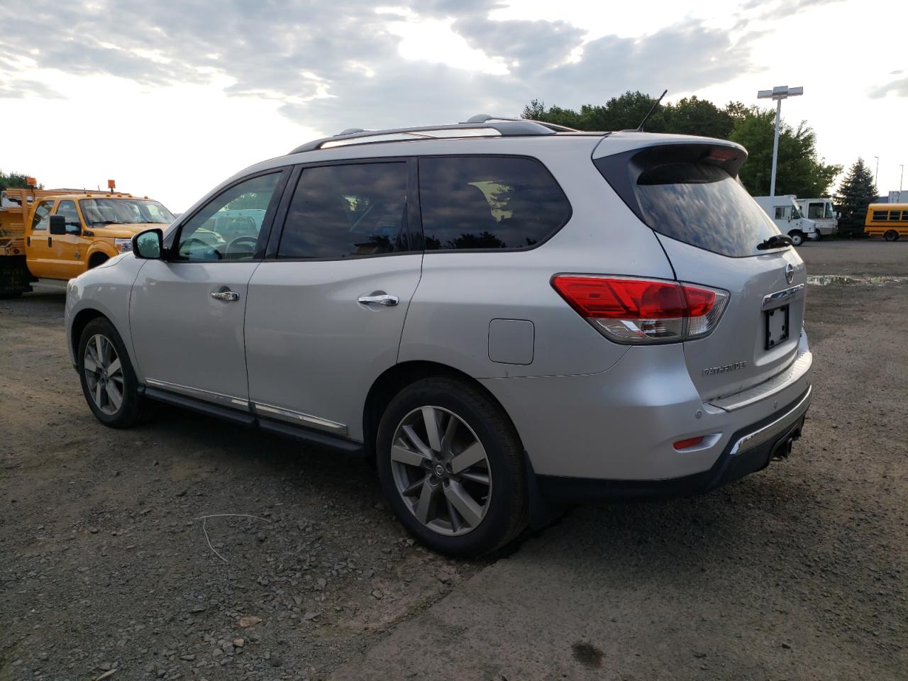 2014 Nissan Pathfinder S vin: 5N1AR2MM6EC709083