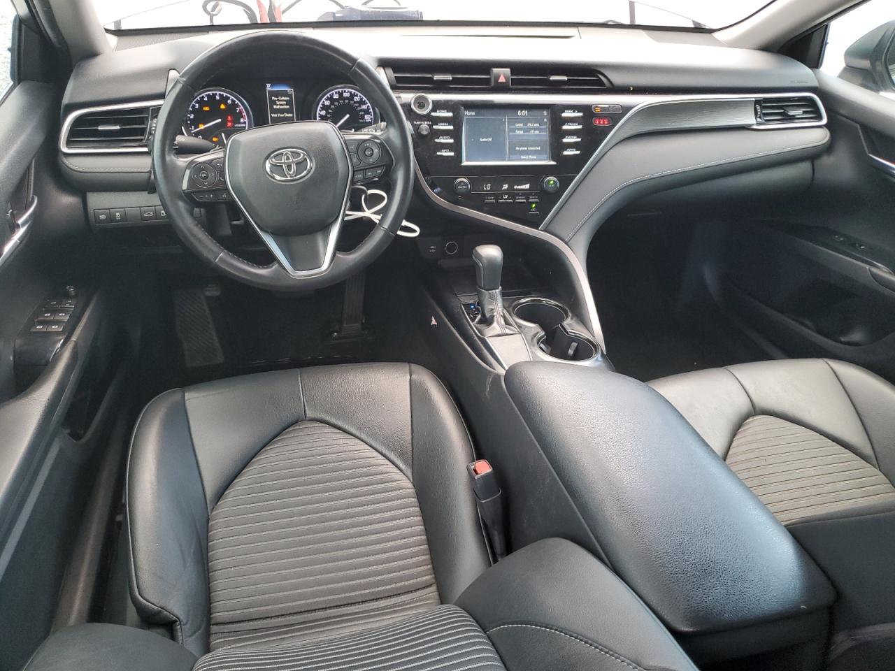 2018 Toyota Camry L vin: 4T1B11HK3JU047577