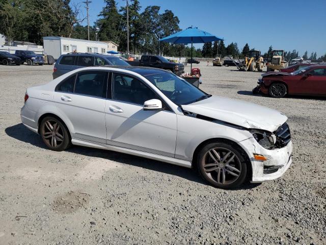 VIN WDDGF4HB3EA945977 2014 Mercedes-Benz C-Class, 250 no.4