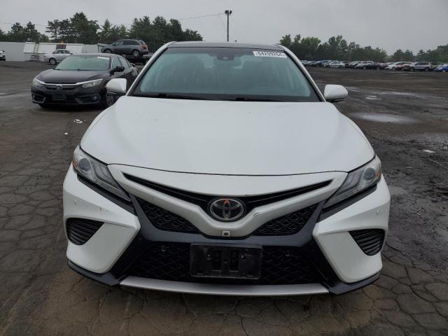 VIN 4T1B61HK1KU694742 2019 Toyota Camry, Xse no.5