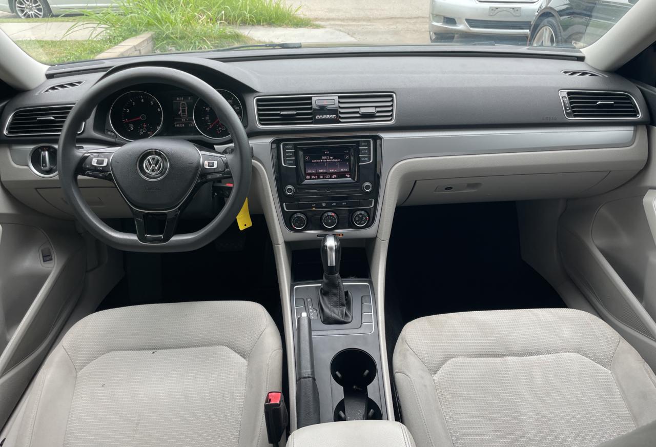 1VWAA7A38JC003910 2018 Volkswagen Passat S