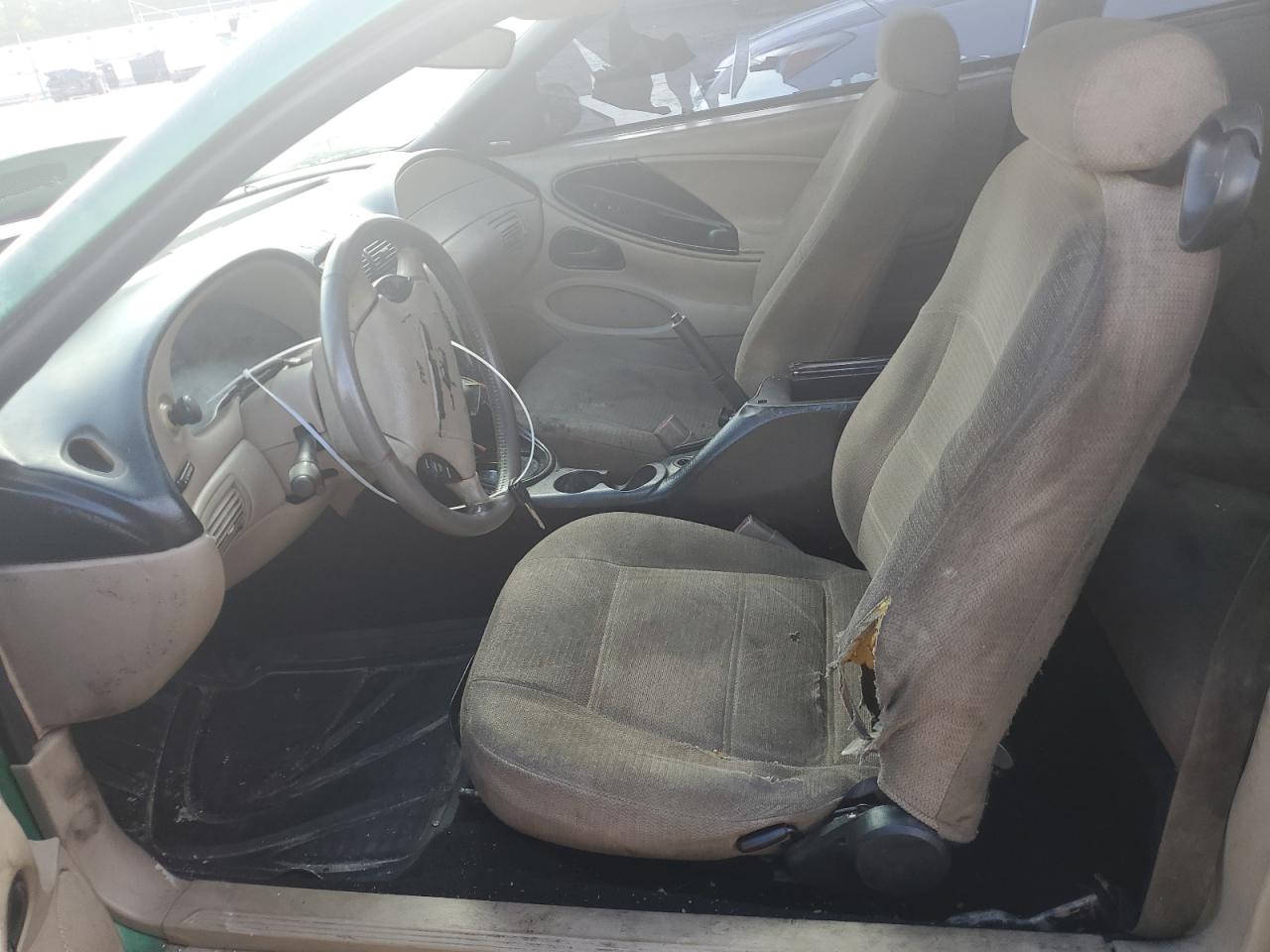 1FAFP4040YF163214 2000 Ford Mustang