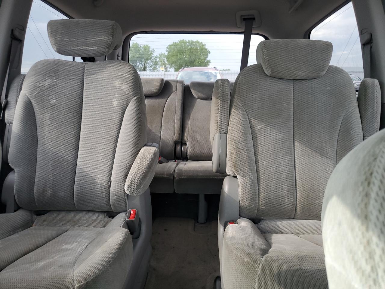 KNDMB233266053379 2006 Kia Sedona Ex