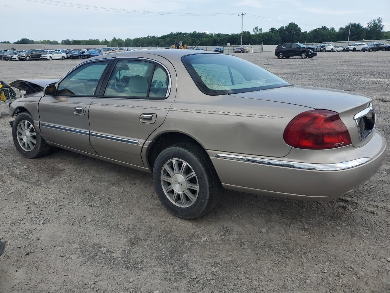 1LNHM97V11Y692670 2001 Lincoln Continental