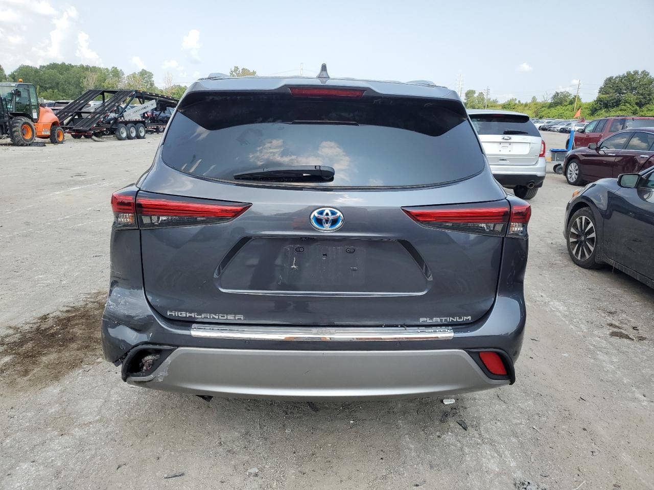 Lot #2962172144 2021 TOYOTA HIGHLANDER