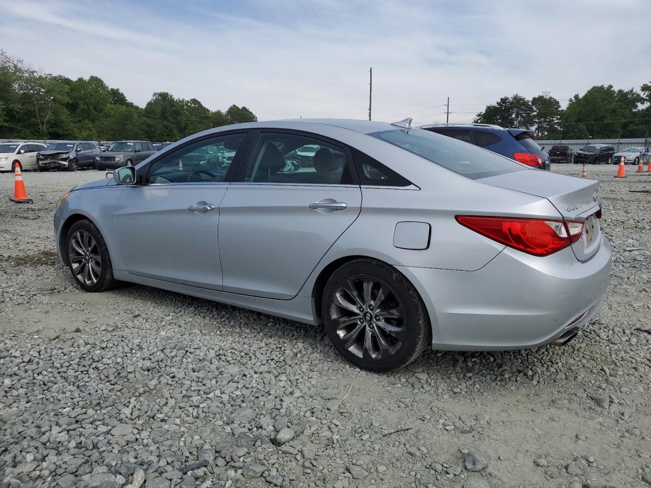 5NPEC4AC4BH258010 2011 Hyundai Sonata Se