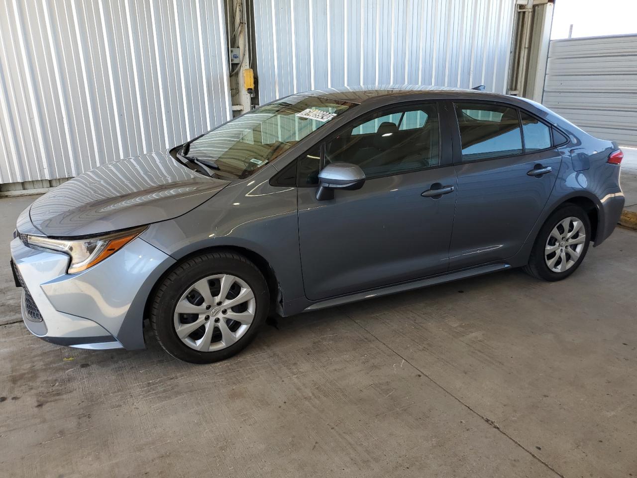 2021 Toyota Corolla Le vin: 5YFEPMAE3MP244353