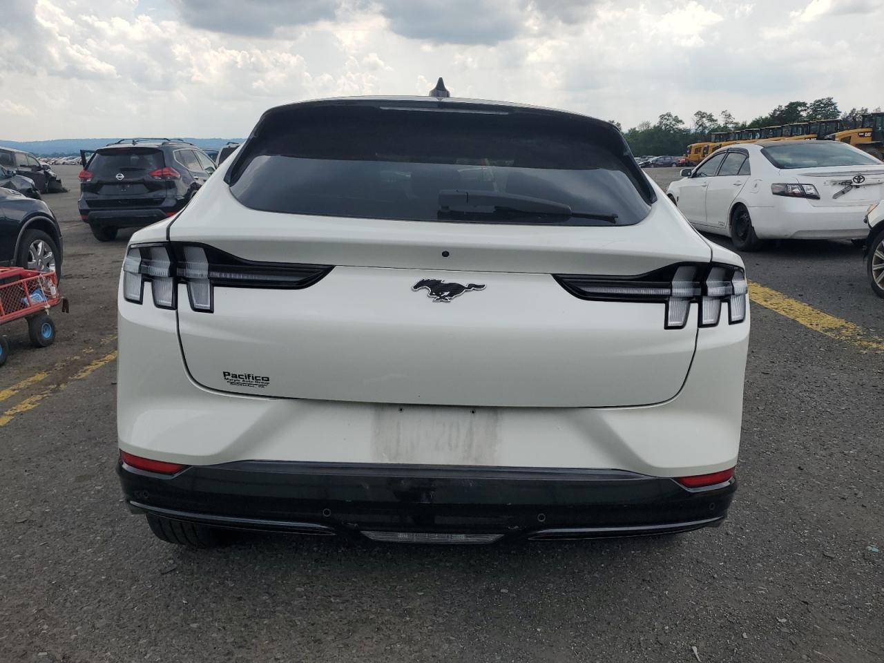 3FMTK3SU4MMA03300 2021 Ford Mustang Mach-E Premium