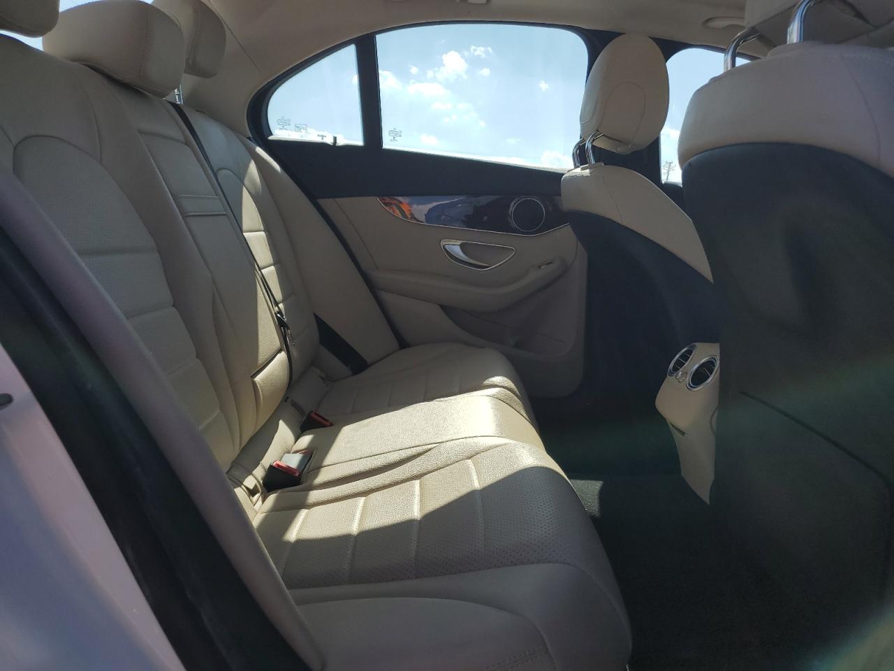 55SWF4JB9JU247146 2018 Mercedes-Benz C 300