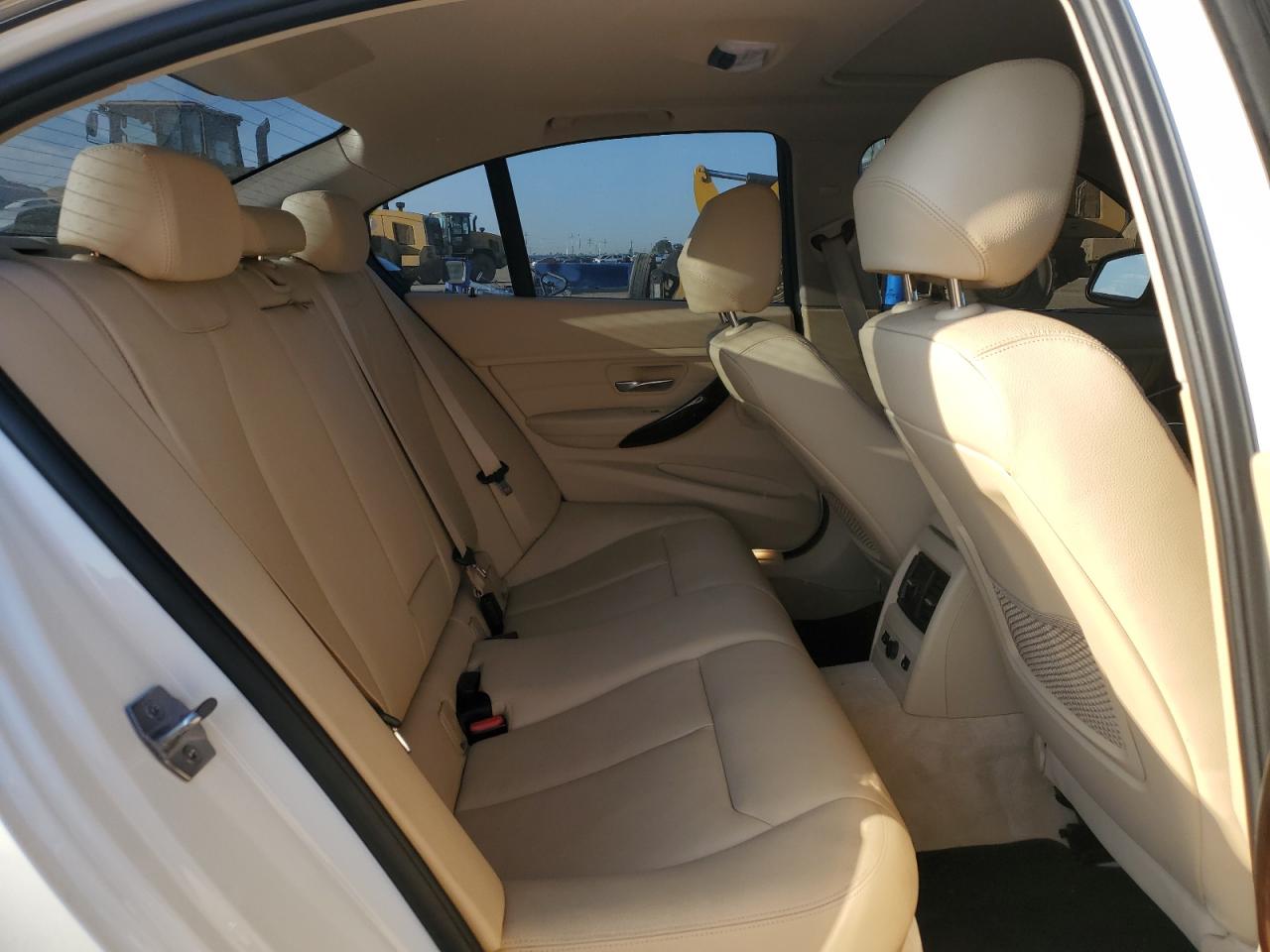 WBA3B3C51EJ983074 2014 BMW 328 Xi