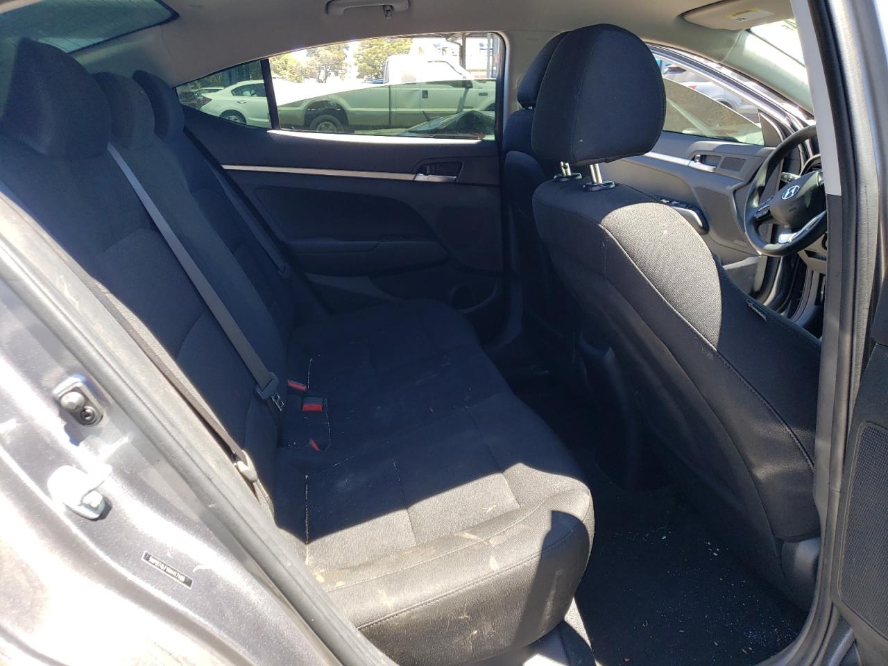 5NPD74LF1KH417198 2019 Hyundai Elantra Se