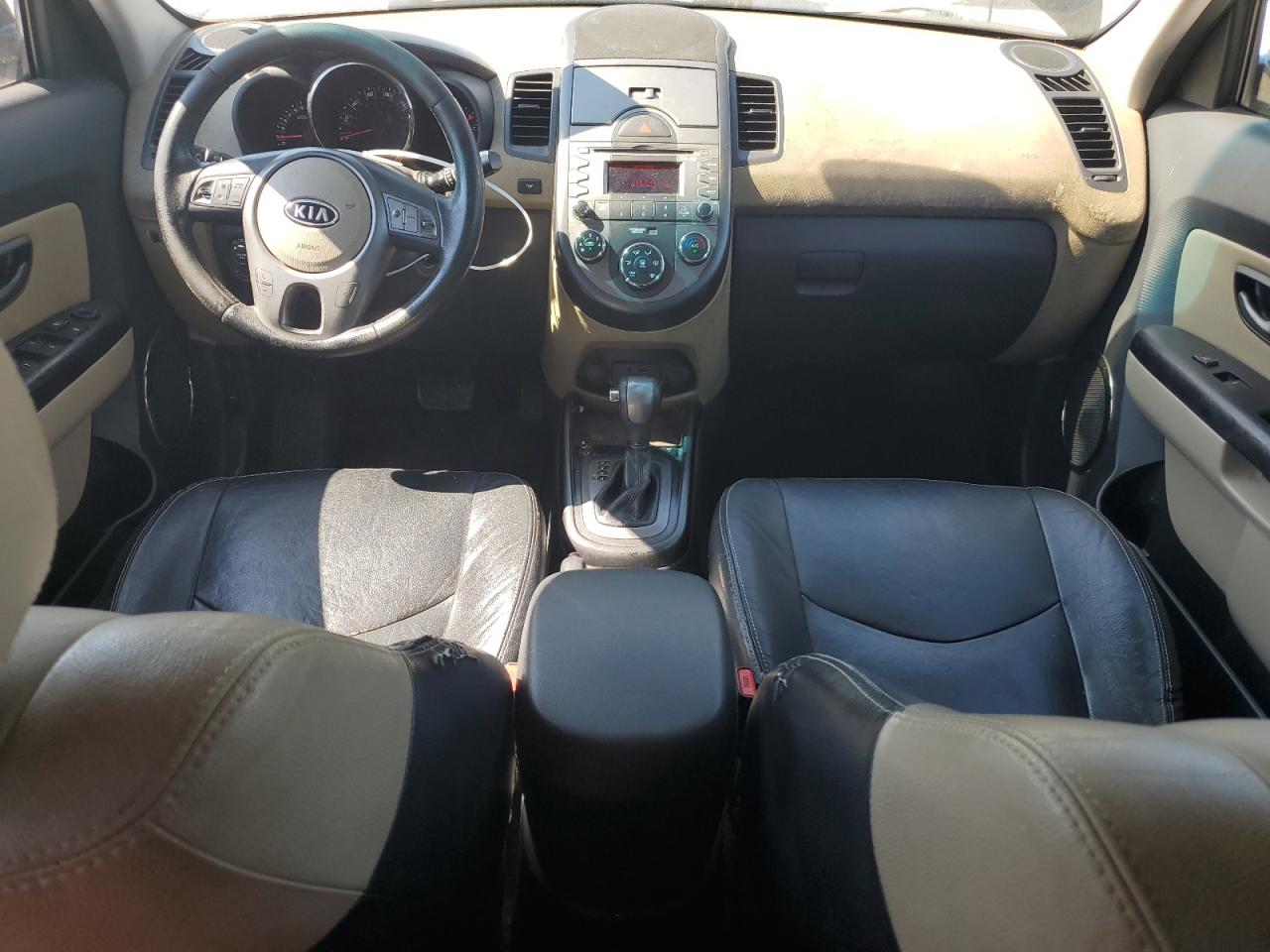 KNDJT2A26B7196494 2011 Kia Soul +