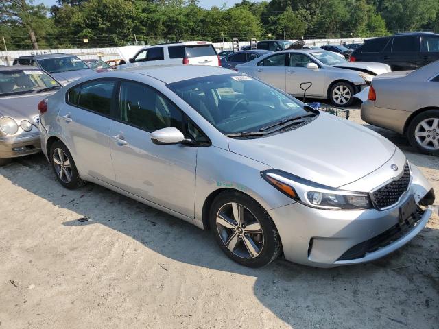 VIN 3KPFL4A72JE210998 2018 KIA Forte, LX no.4