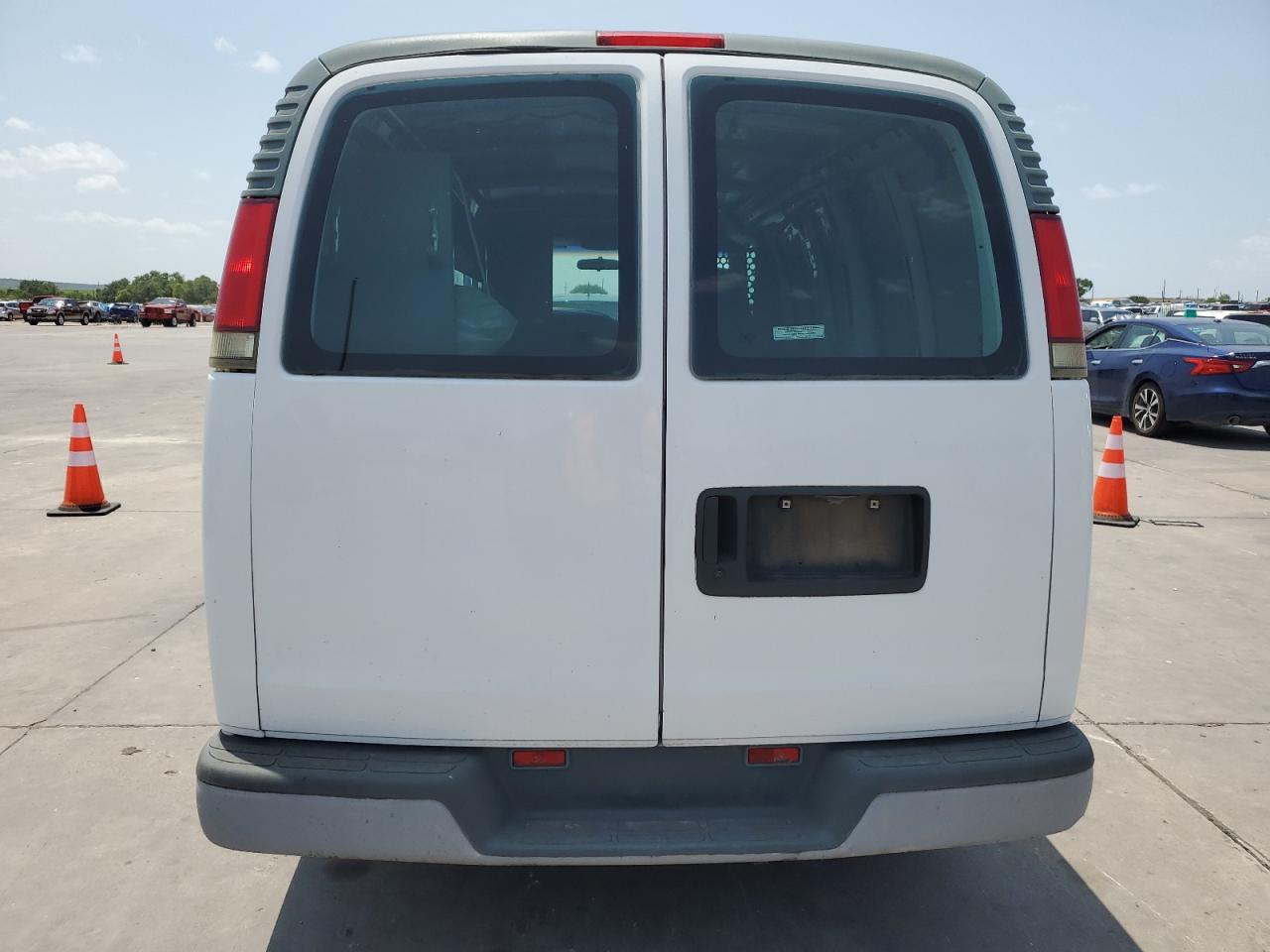 1GCFG15W0X1015918 1999 Chevrolet Express G1500