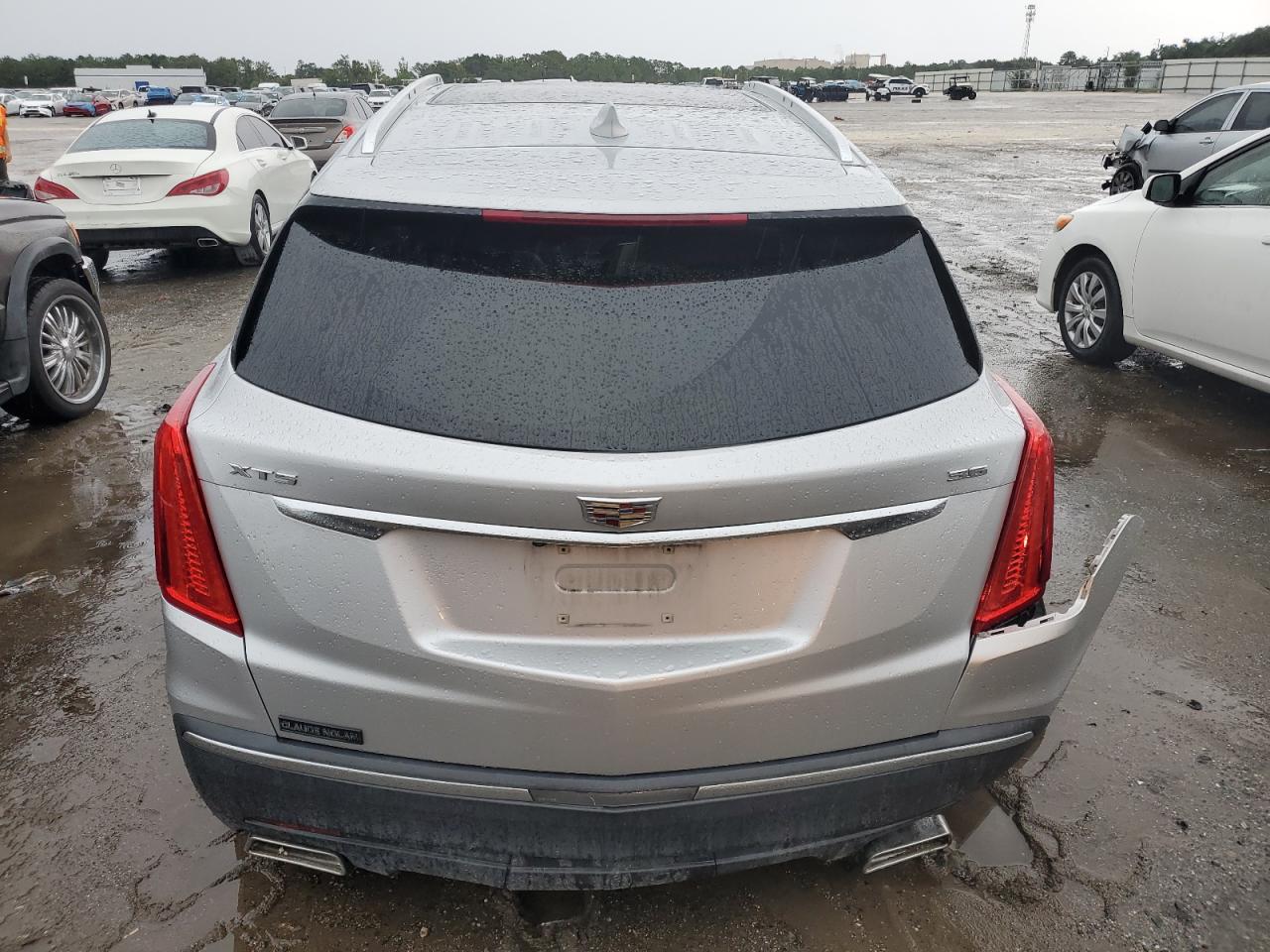 1GYKNBRSXHZ162620 2017 Cadillac Xt5 Luxury