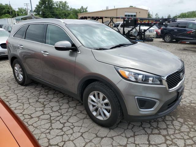 VIN 5XYPG4A39JG366643 2018 KIA Sorento, LX no.4