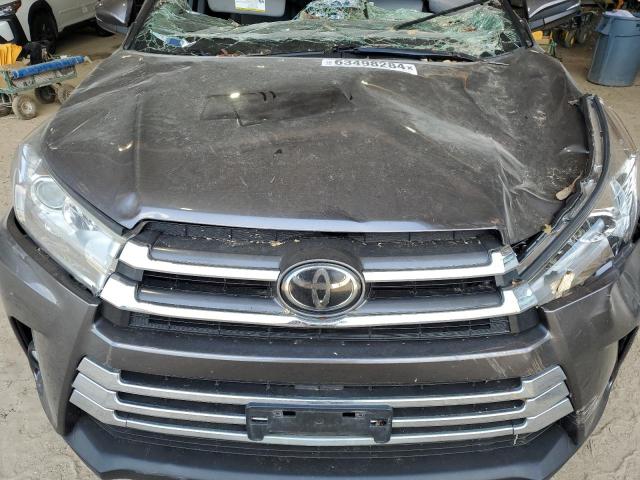 VIN 5TDKZRFH0JS540169 2018 Toyota Highlander, SE no.12