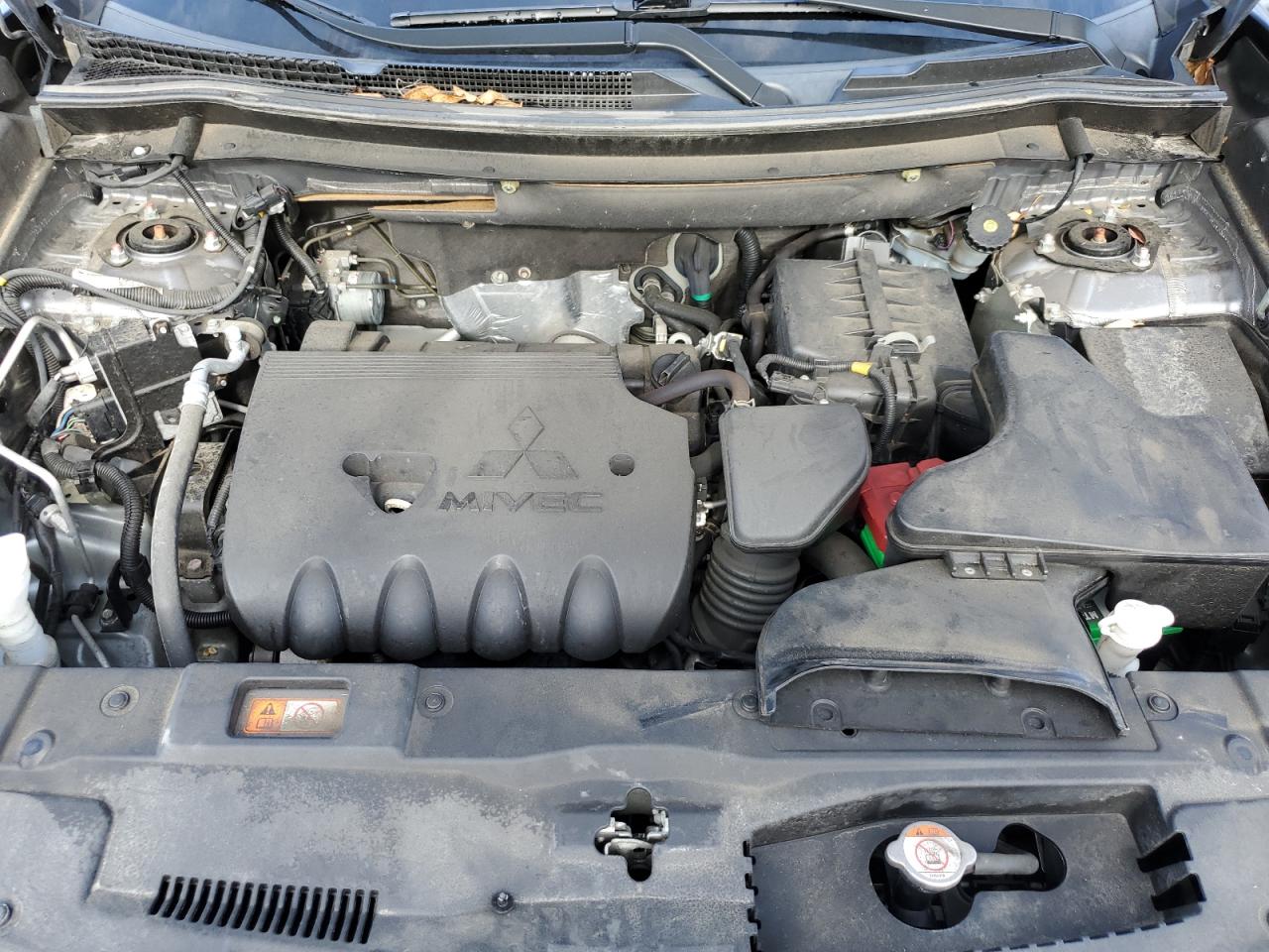 JA4AZ3A31HZ052274 2017 Mitsubishi Outlander Se
