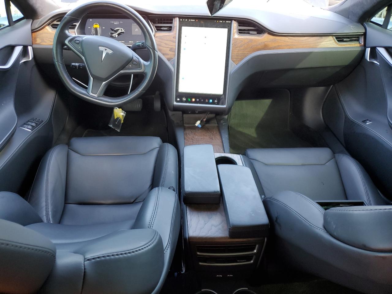 5YJSA1E21JF297112 2018 Tesla Model S