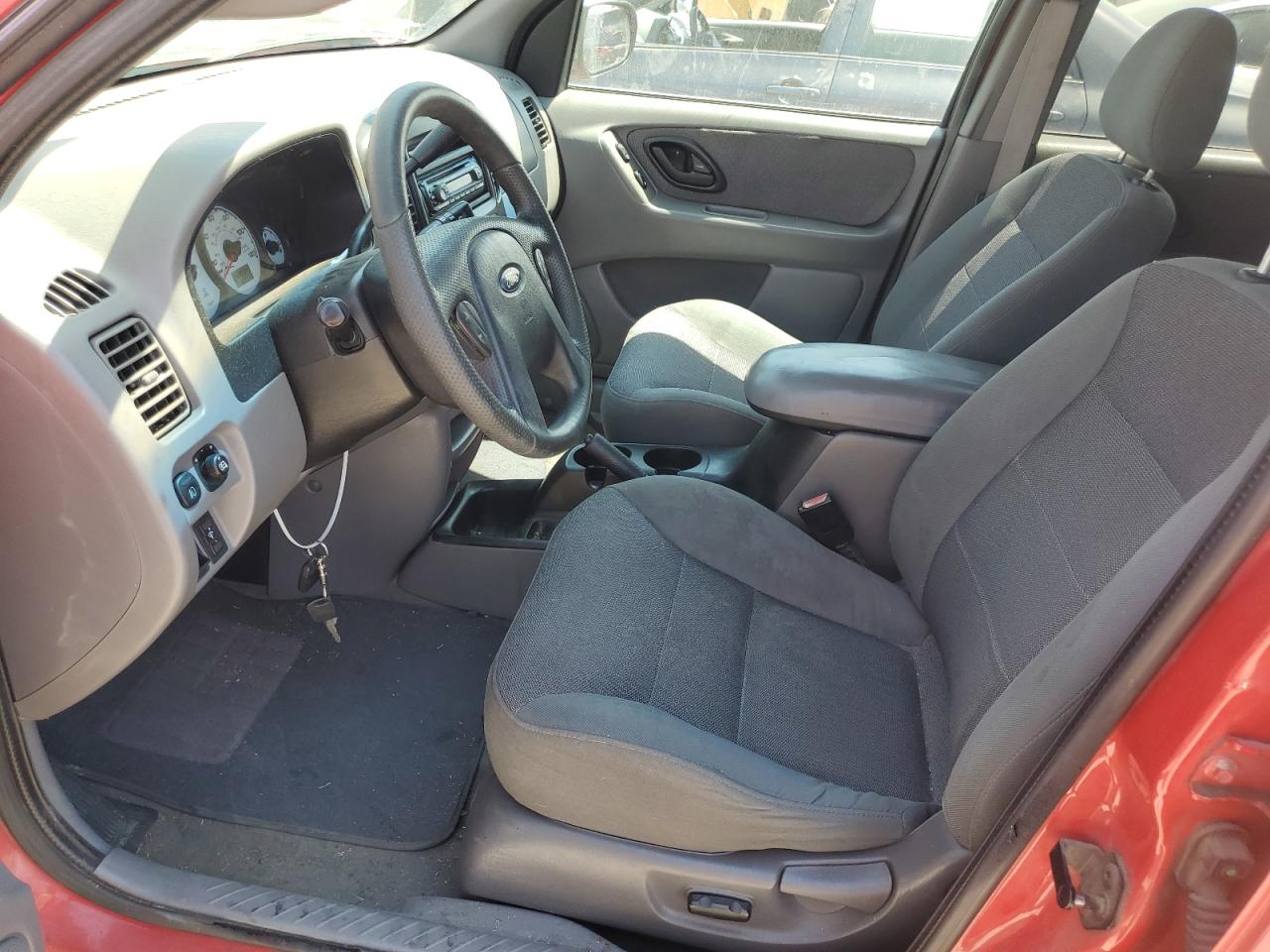 1FMYU04112KB56853 2002 Ford Escape Xlt