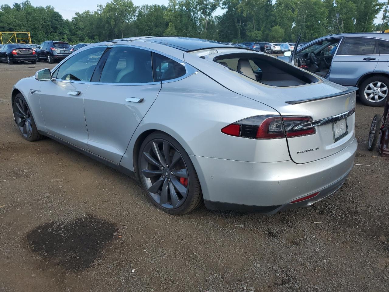 Lot #2819153133 2015 TESLA MODEL S P8