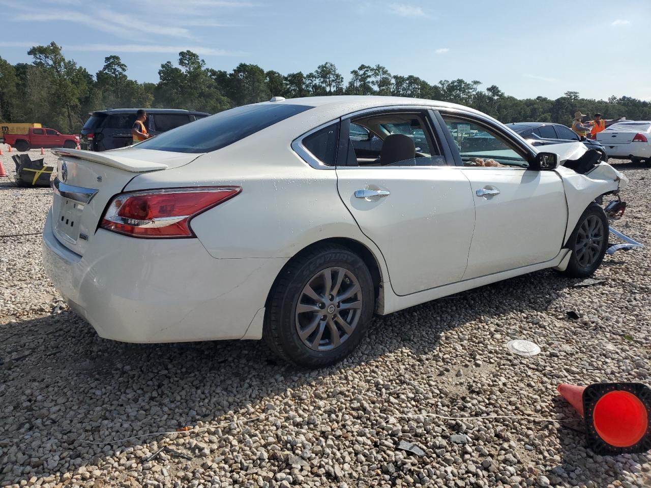 2015 Nissan Altima 2.5 vin: 1N4AL3AP4FC580357